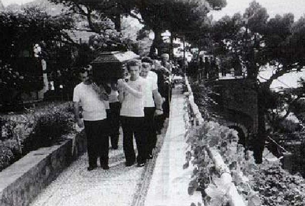 Image result for gracie fields grave