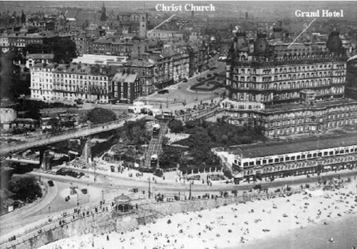May be an image of outdoors and text that says "Christ Church Graad Hotel"